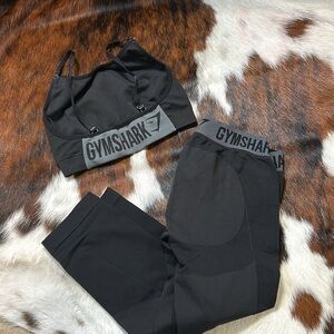 Gymshark black cropped legging and bra set